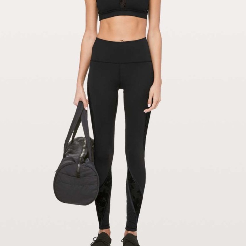 Lululemon Wunder Under High-Rise Tight* Flocked 28"
Black / Scatter Floral Black